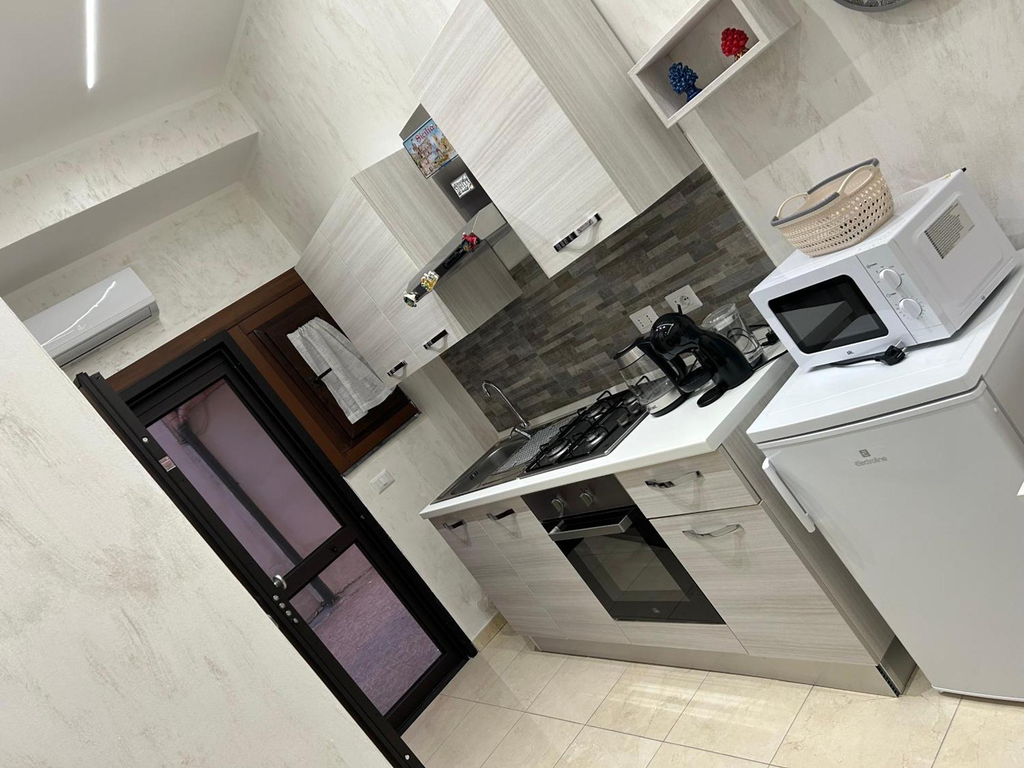 Апартаменты Dany House Катания Экстерьер фото